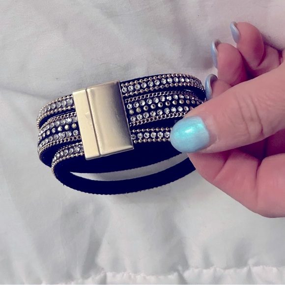 Elegant three strand Gold, Silver black sparkle rhinestone bracelet - Picture 7 of 9